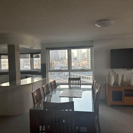 Zenith Ocean Front Apartments Голд-Кост Экстерьер фото