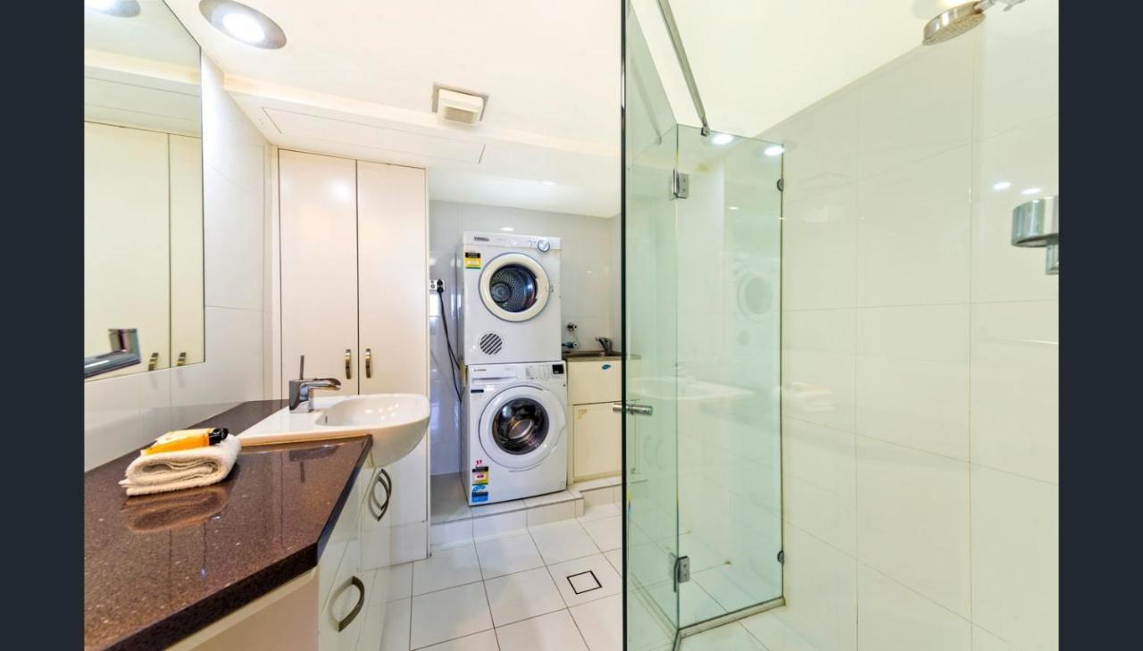 Zenith Ocean Front Apartments Голд-Кост Экстерьер фото