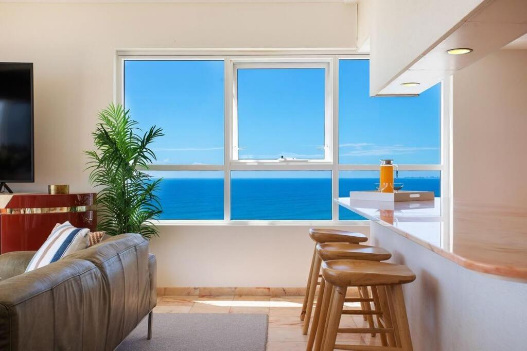 Zenith Ocean Front Apartments Голд-Кост Экстерьер фото
