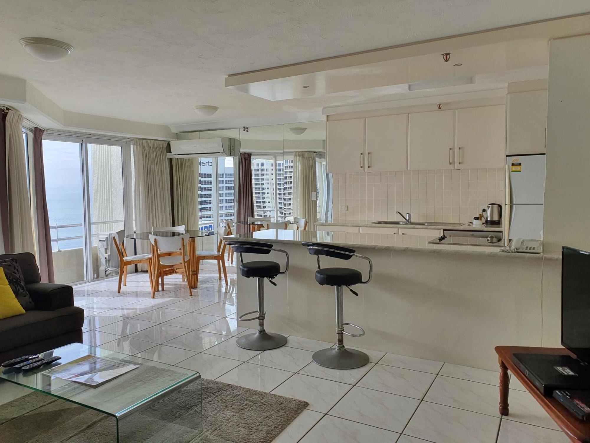 Zenith Ocean Front Apartments Голд-Кост Экстерьер фото