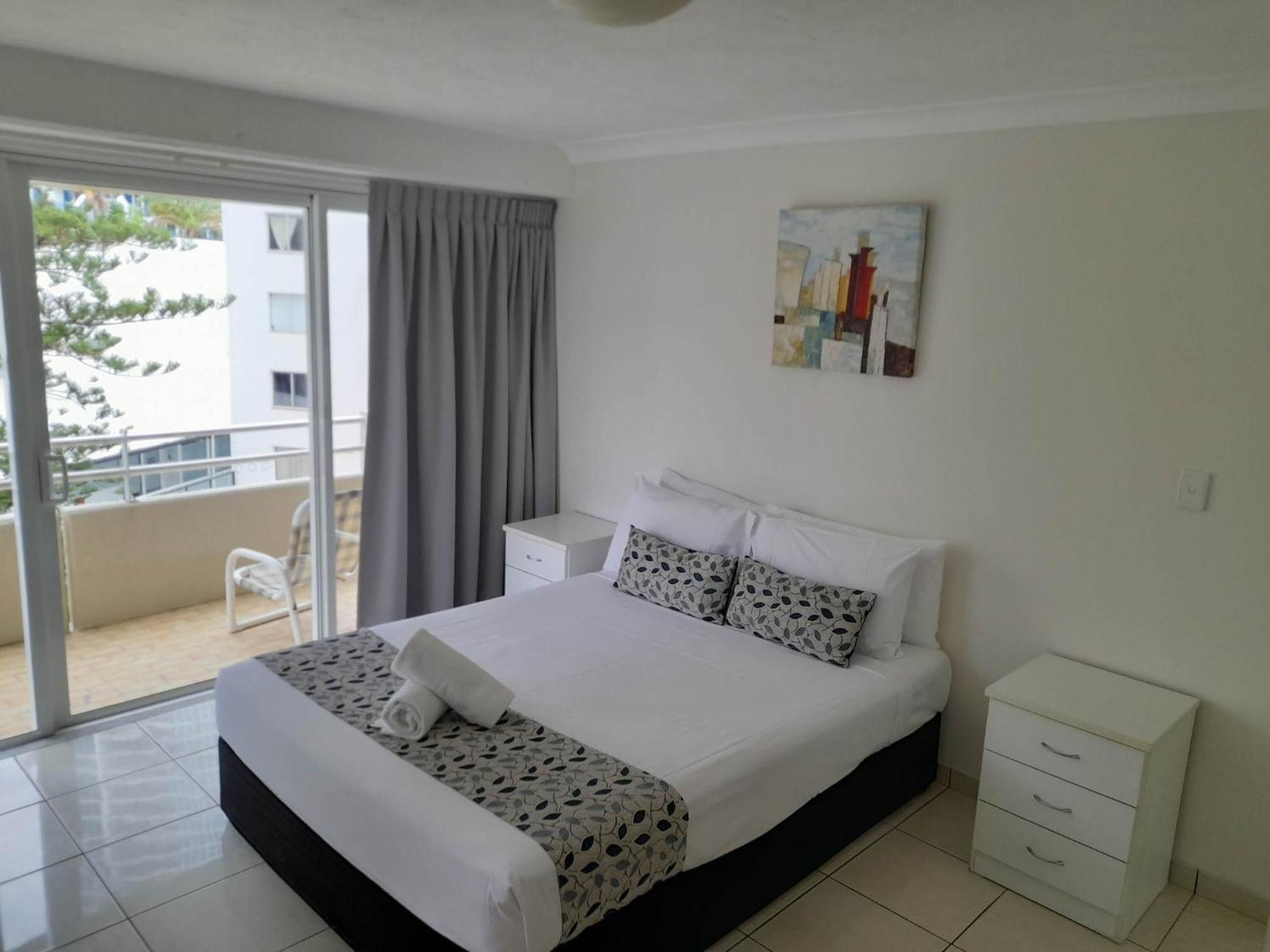 Zenith Ocean Front Apartments Голд-Кост Экстерьер фото