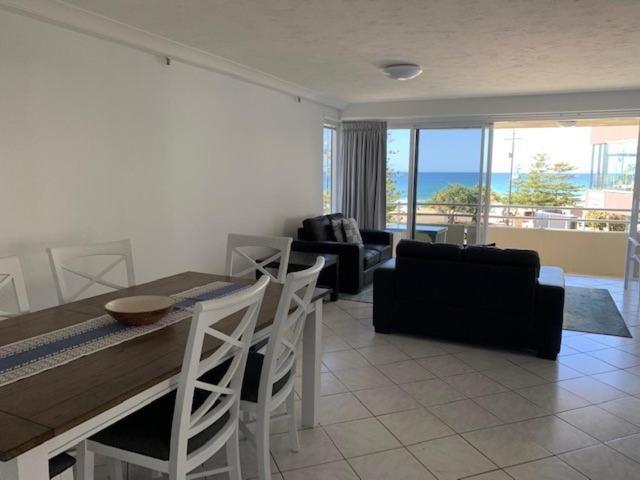 Zenith Ocean Front Apartments Голд-Кост Экстерьер фото