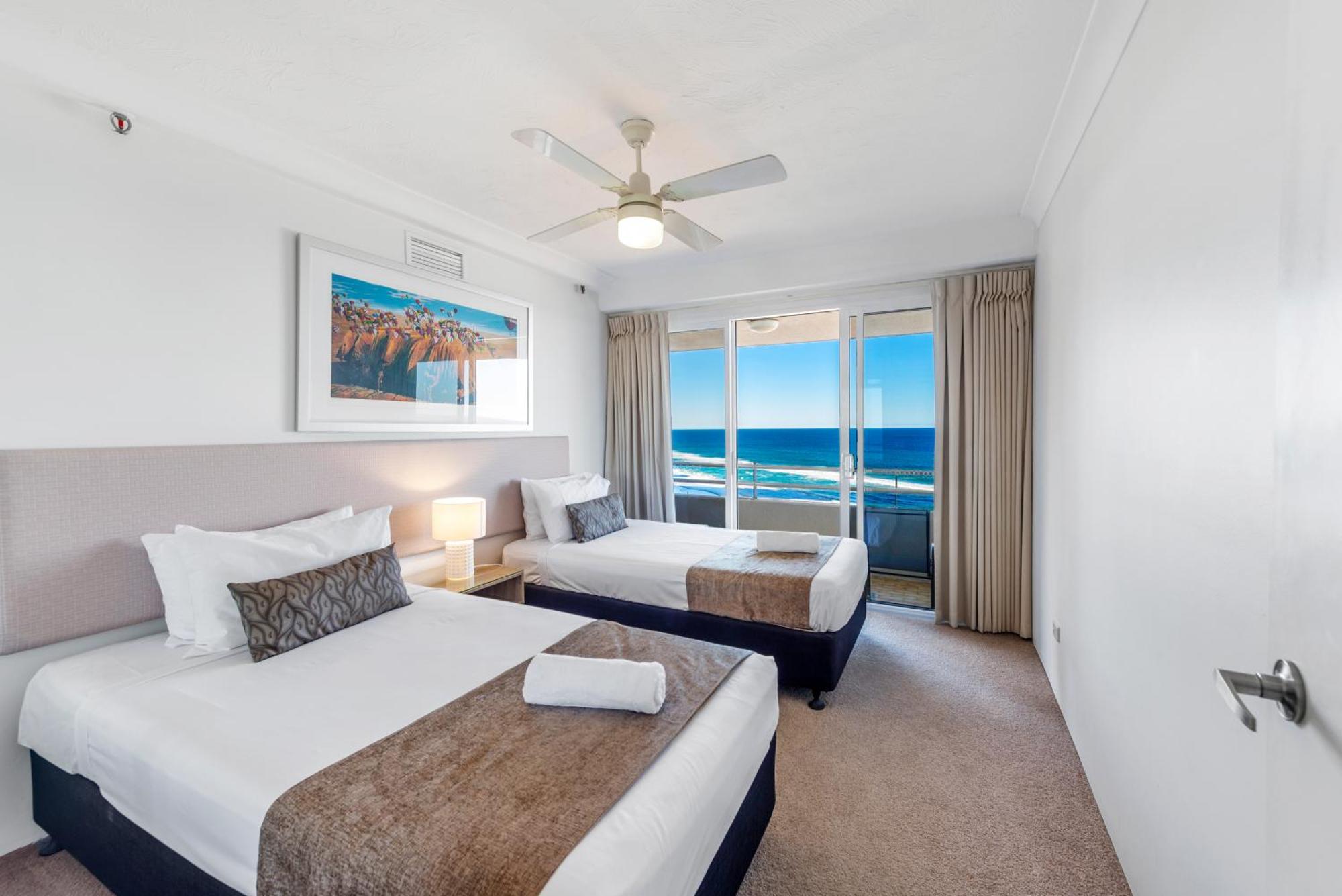 Zenith Ocean Front Apartments Голд-Кост Экстерьер фото