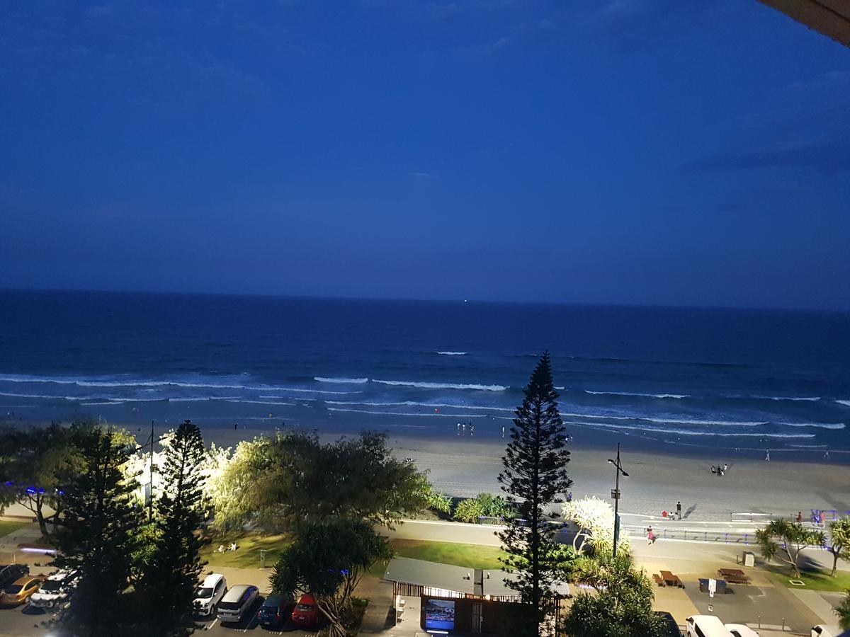 Zenith Ocean Front Apartments Голд-Кост Экстерьер фото